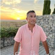 À disposition afin de transmettre une passion pour l’éducation physique et sportive et les matières associées.